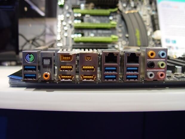 یکی از ویژگی های مادربرد مناسب وجود پورت های متنوع بر روی آن است